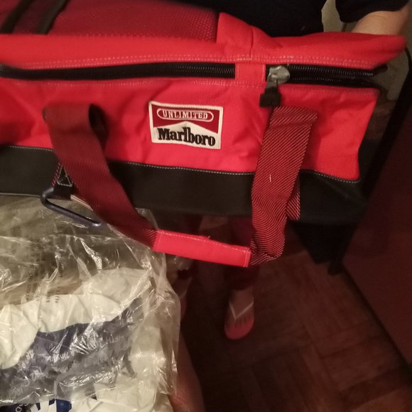 Marlboro  Duffel Bag with attached backpack - Picture 1 of 7